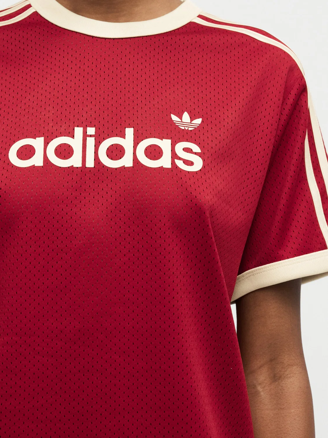 Футболка Adidas Originals Linear ярко-красного цвета — фото 2