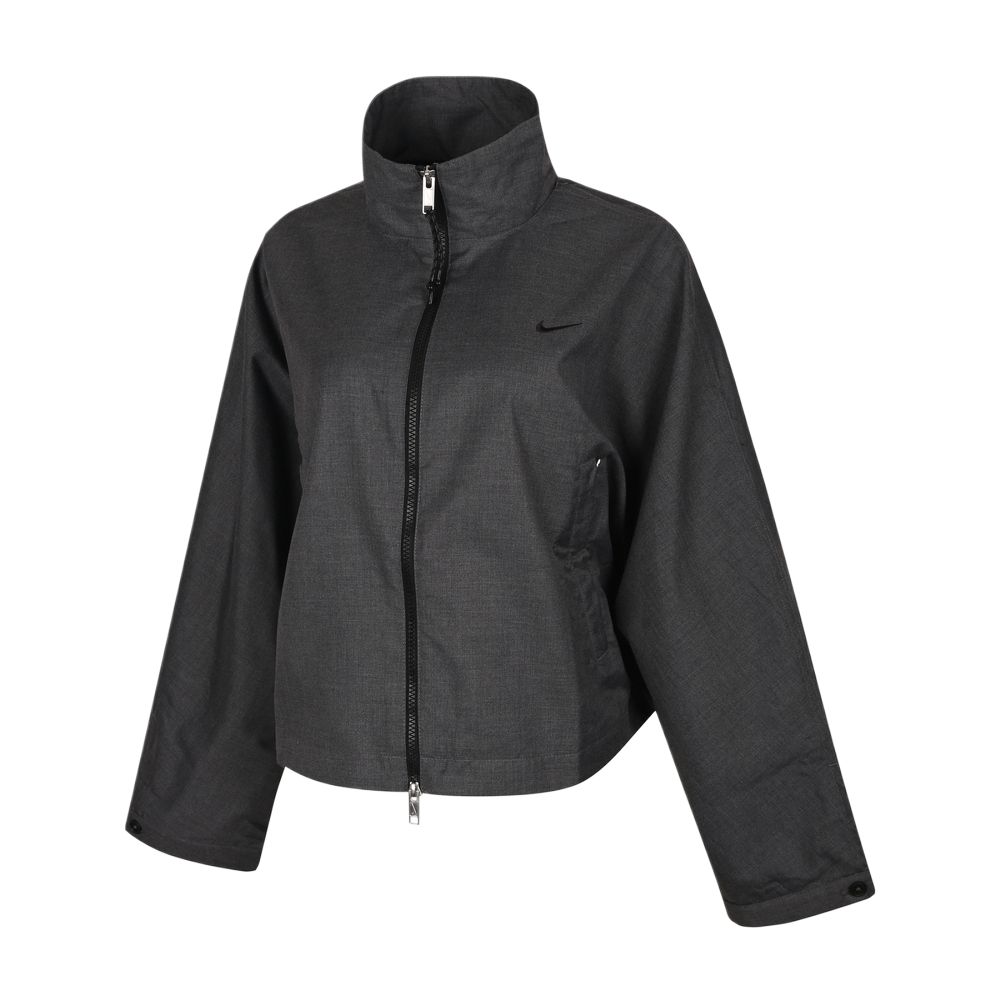 

Nike Куртки женские серые с воротником-стойкой, средней толщины, другие