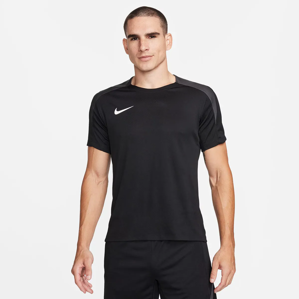 

Мужская футболка Nike Strike, чёрный