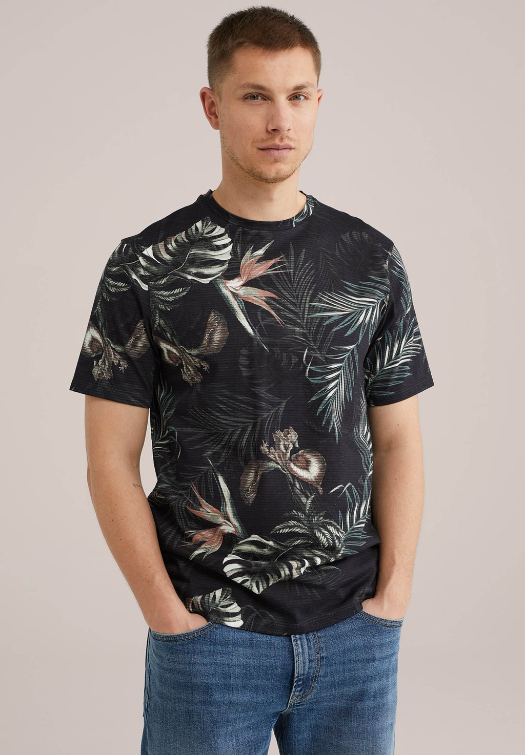 

Футболка с принтом WE Fashion, черный