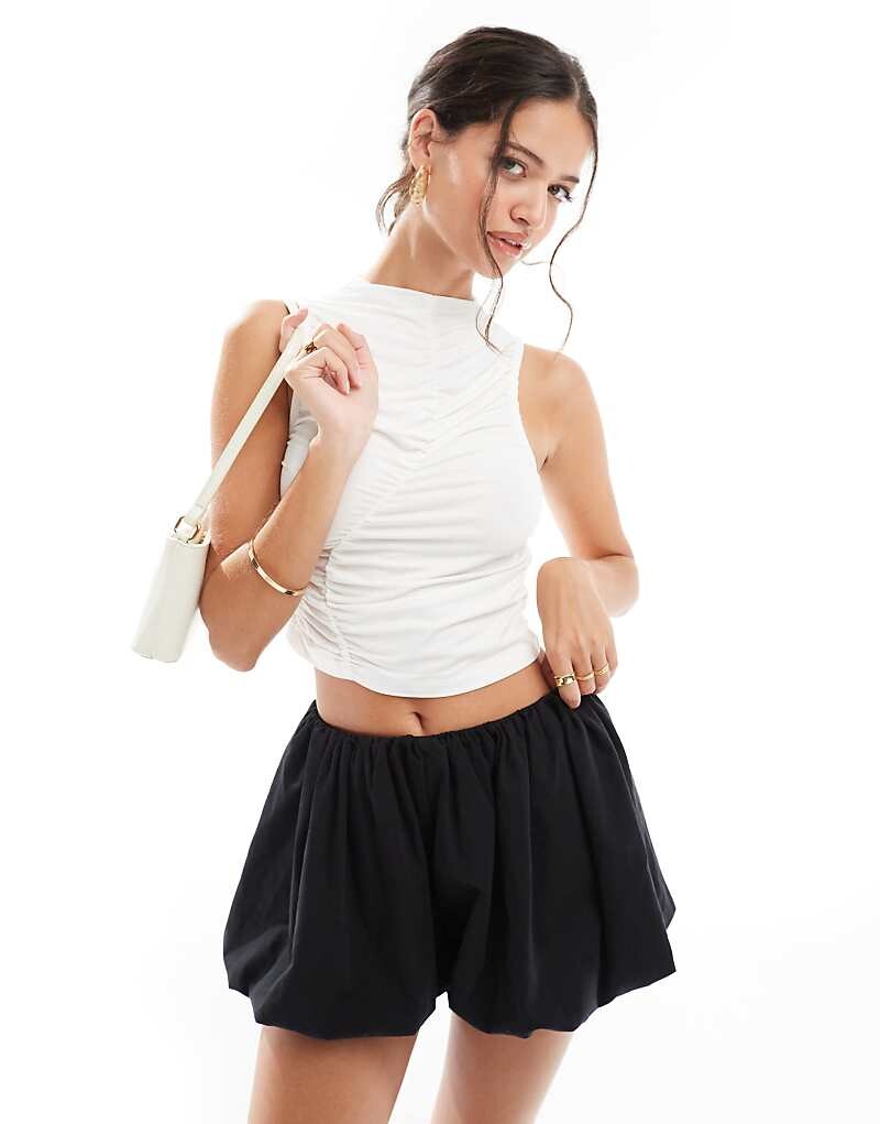 

ASOS DESIGN – Белая майка с рюшами спереди