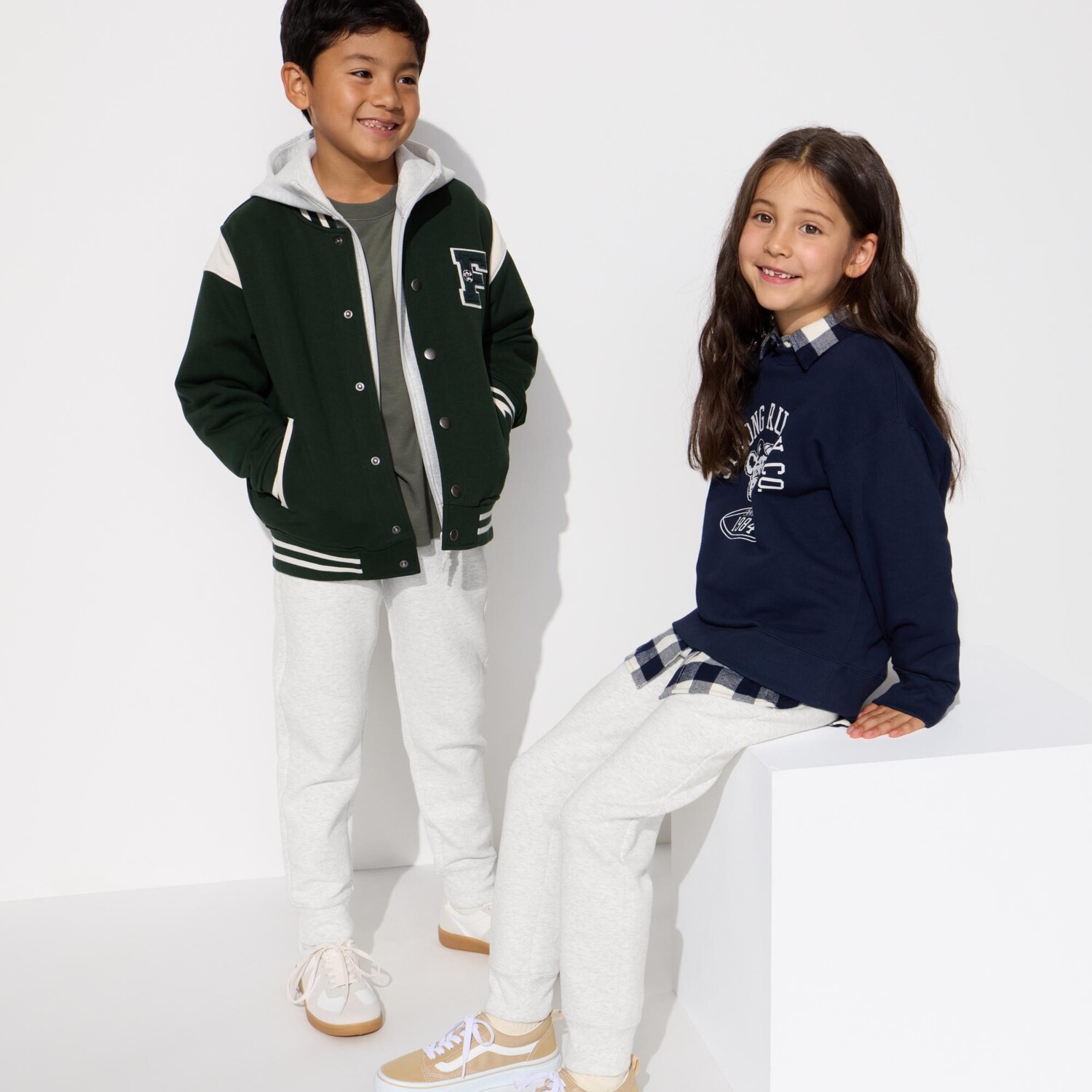 

Спортивные брюки DRY UNIQLO, светло-серый