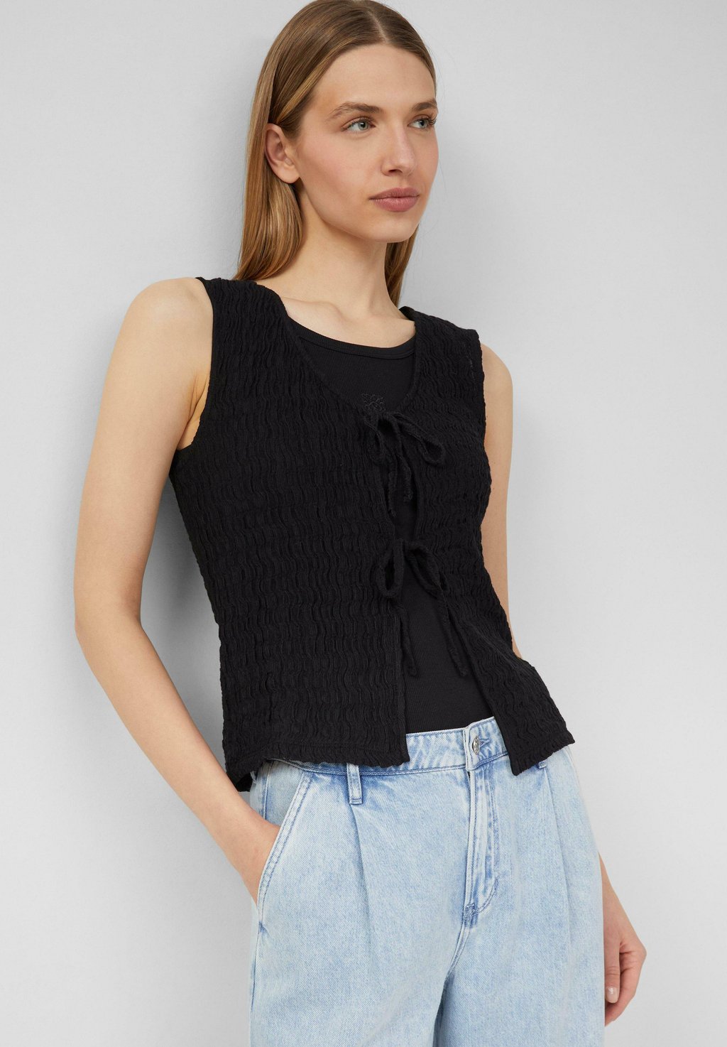 

Жилет STRUKTURIERTE SLIM-FIT s.Oliver, черный