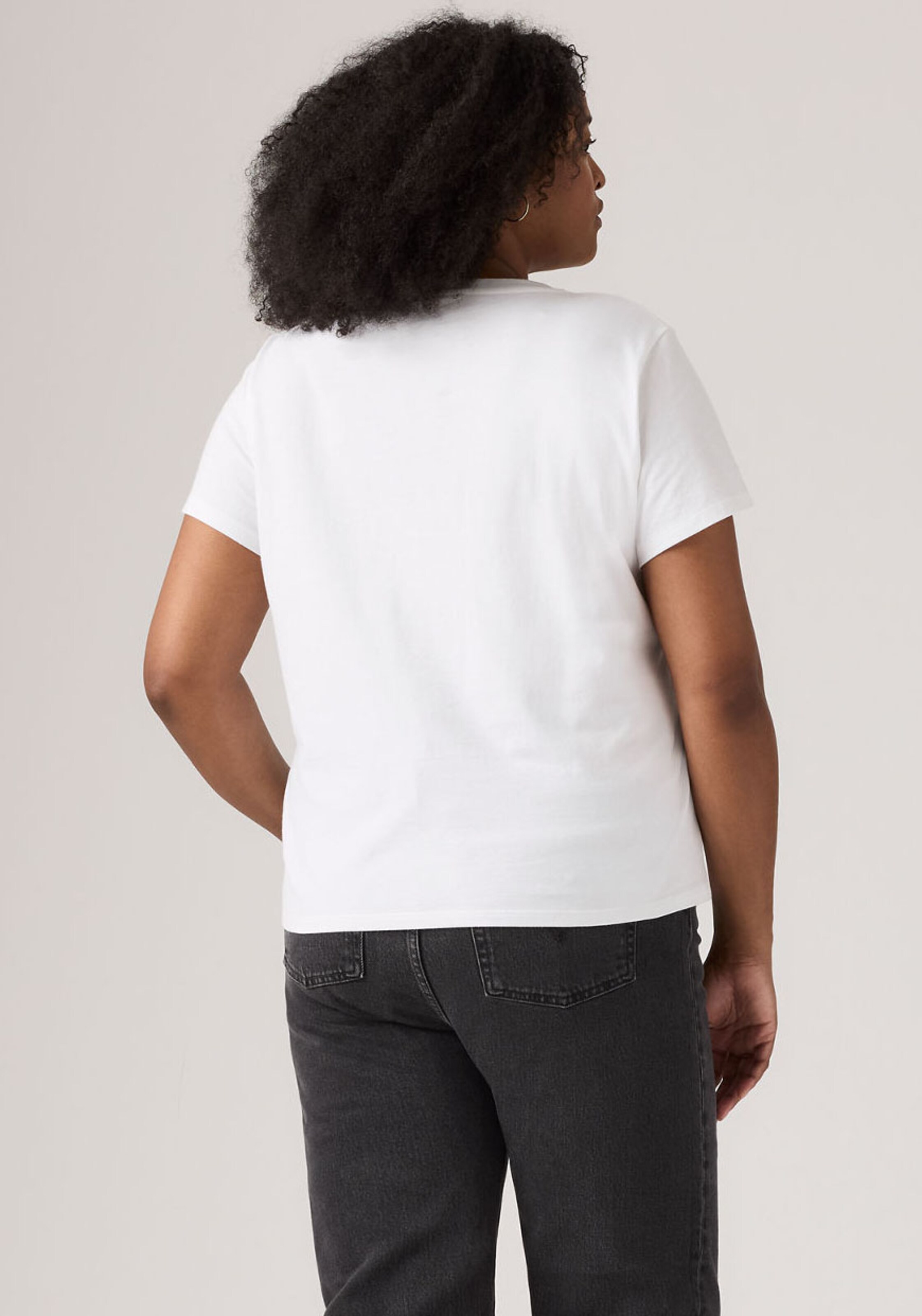 Levi's Plus Футболка 'The Perfect' в белом цвете — фото 3
