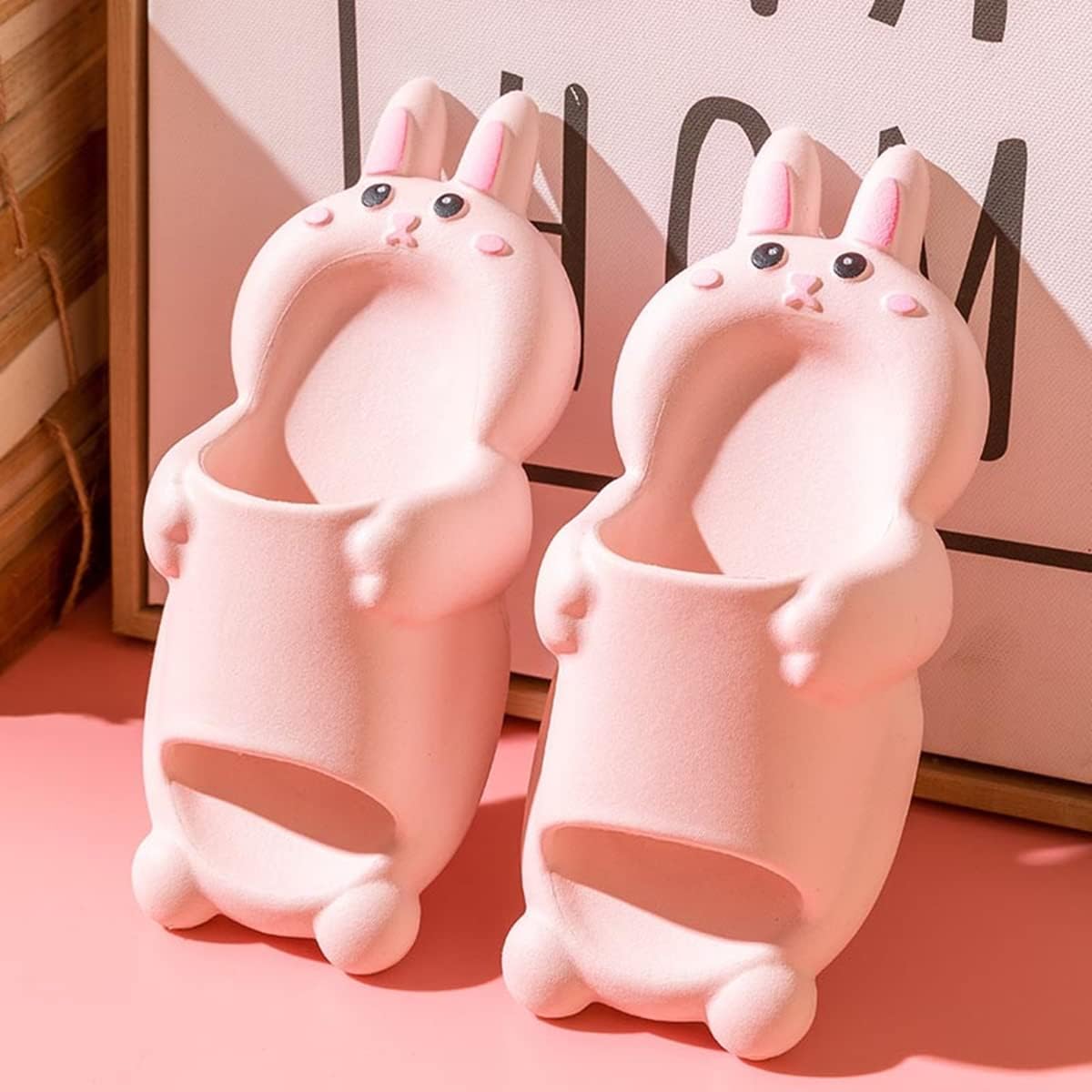 Тапочки Aoakva Kawaii Кавайные Клоги Мюли для Девочек и Женщин, Милые Тапочки с Зайчиком/Медвежонком, Летние Душевые Тапочки, Нескользящие Пляжные Обувь EVA, мягкие, розовый — фото 2