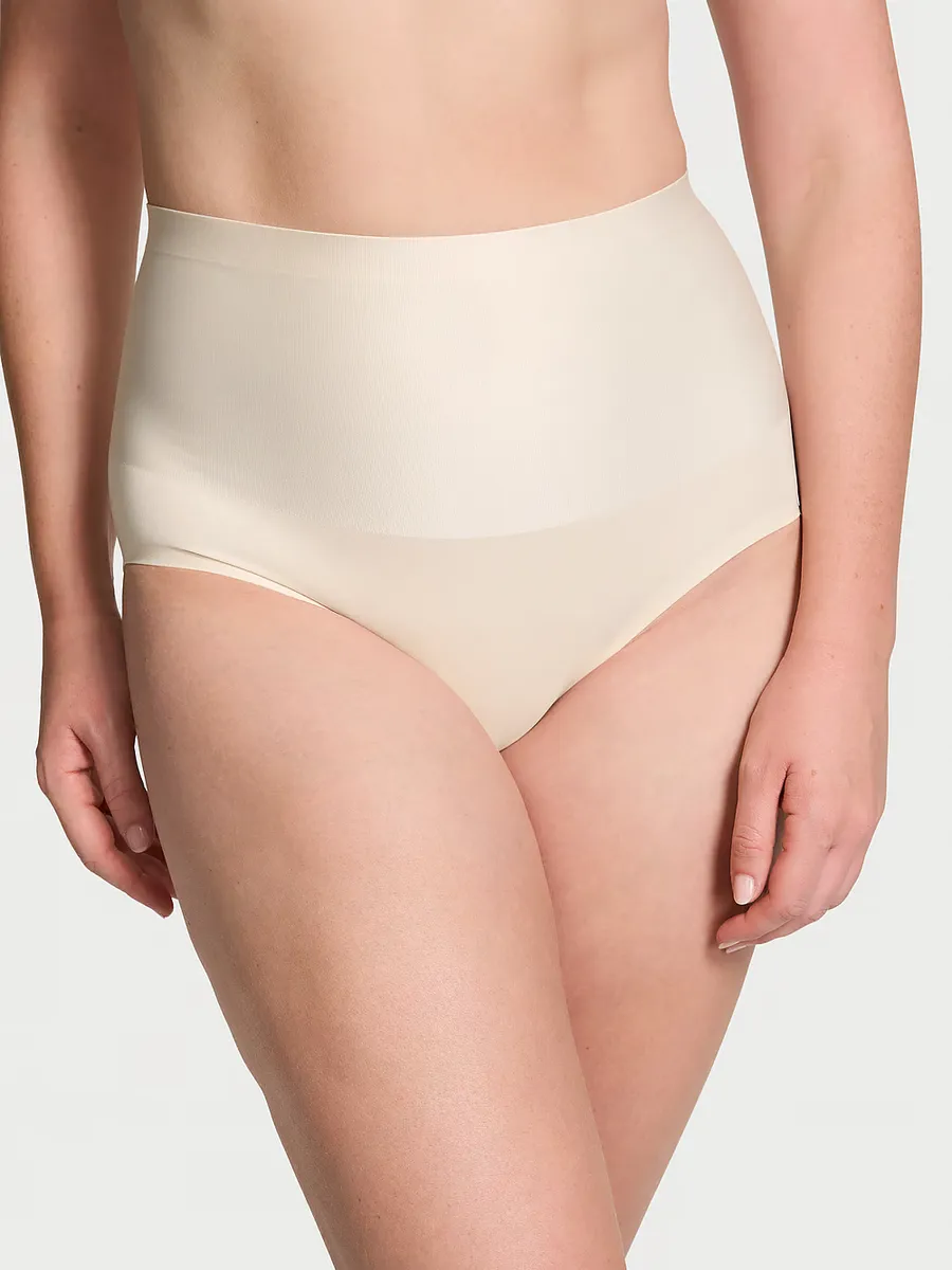 

Разглаживающие трусики с мерцающим эффектом Body By Victoria, цвет Marzipan
