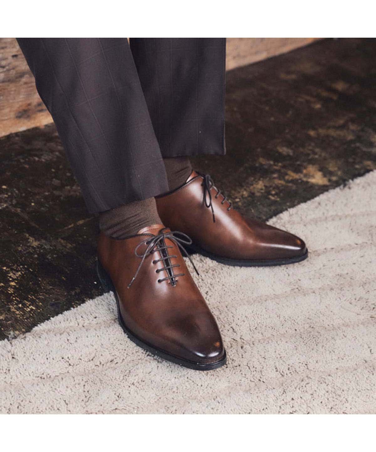 Туфли из ткани мадрас или деловые туфли цельного кроя. Madras, brown