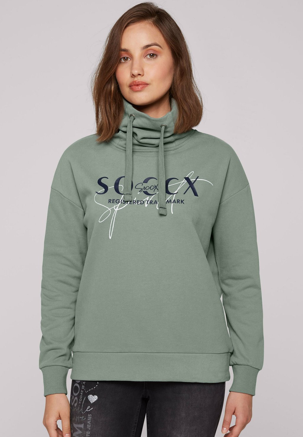 

Толстовка MIT HOHEM KRAGEN UND LOGO PRINT Soccx, синий