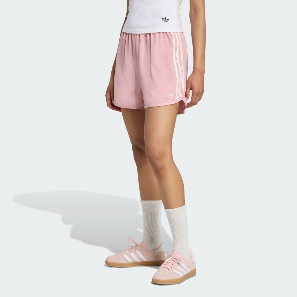 

Шорты Adidas Originals Satin Shorts Ruffle 3-Stripes, цвет Wonder Mauve