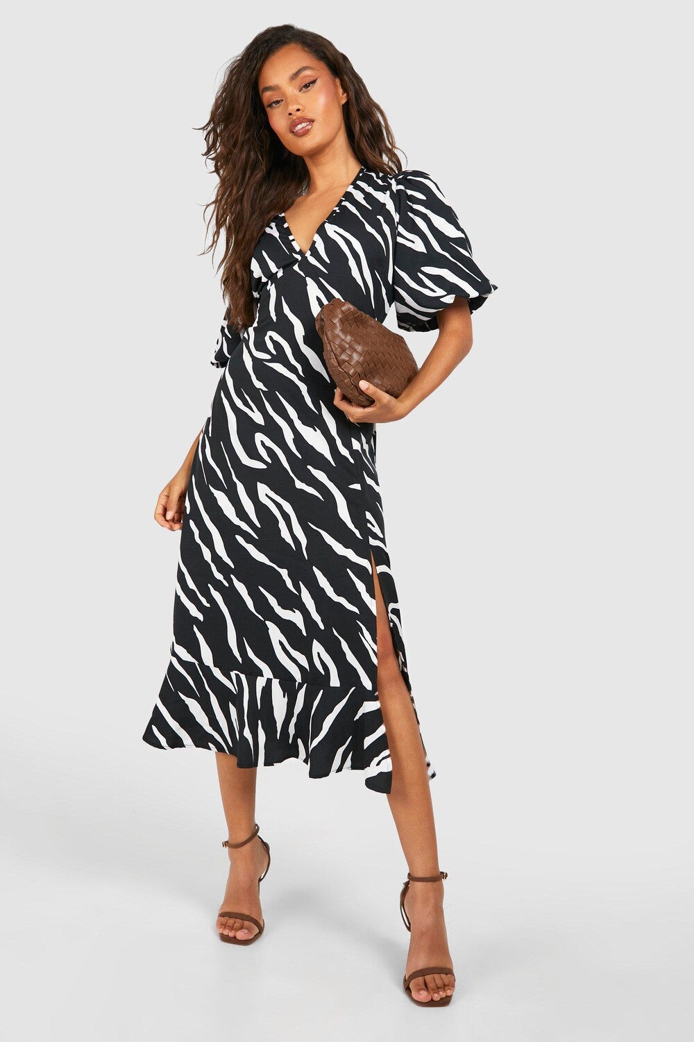 

Платье мидакси с запахом зебры boohoo, черный