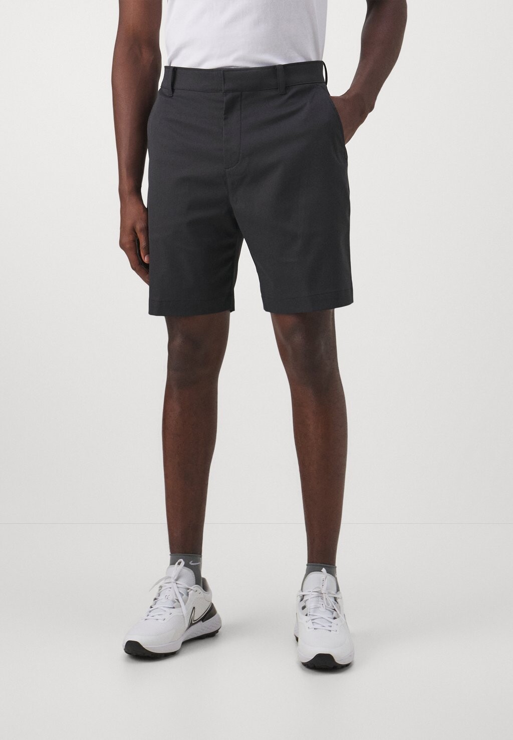 

Спортивные шорты Tour Nike, черный