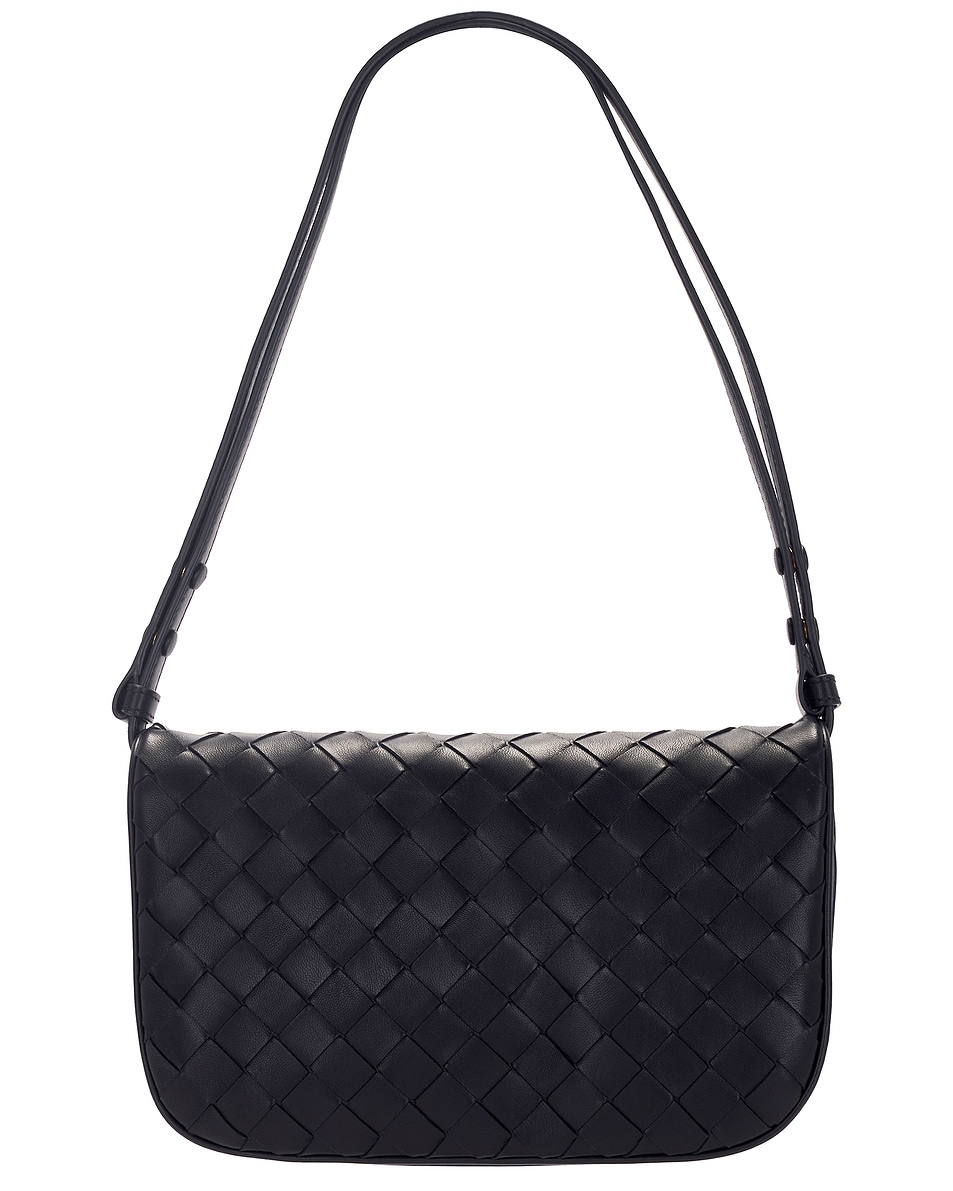 

Пышный клатч Intrecciato Bottega Veneta, Black & Space Gold