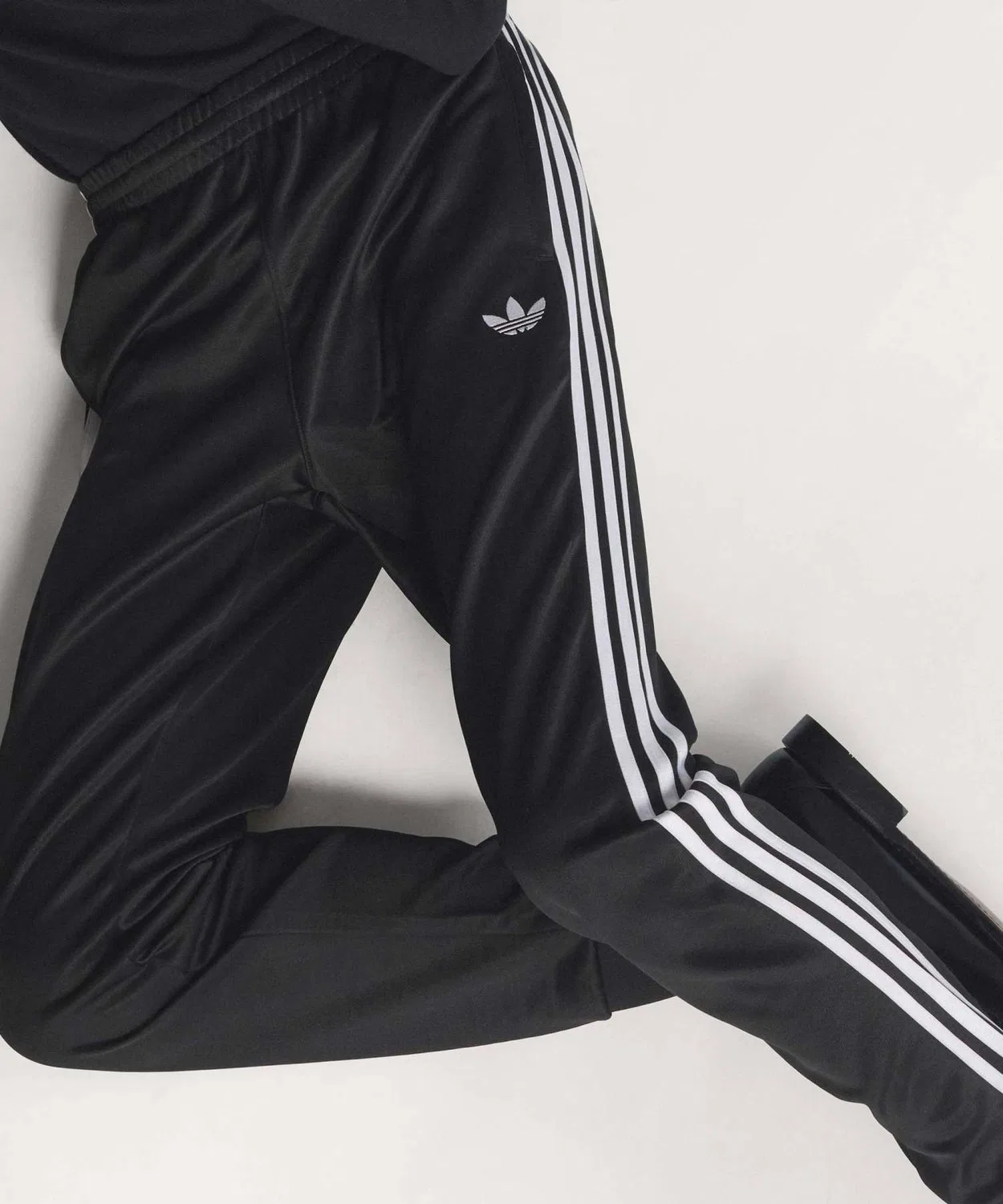 Тренировочные брюки adidas Originals SST, чёрные — фото 2