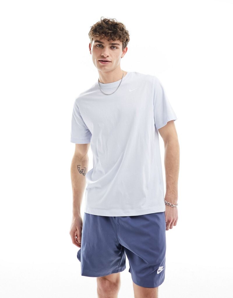 

Светло-сиреневая футболка Nike Dri-FIT