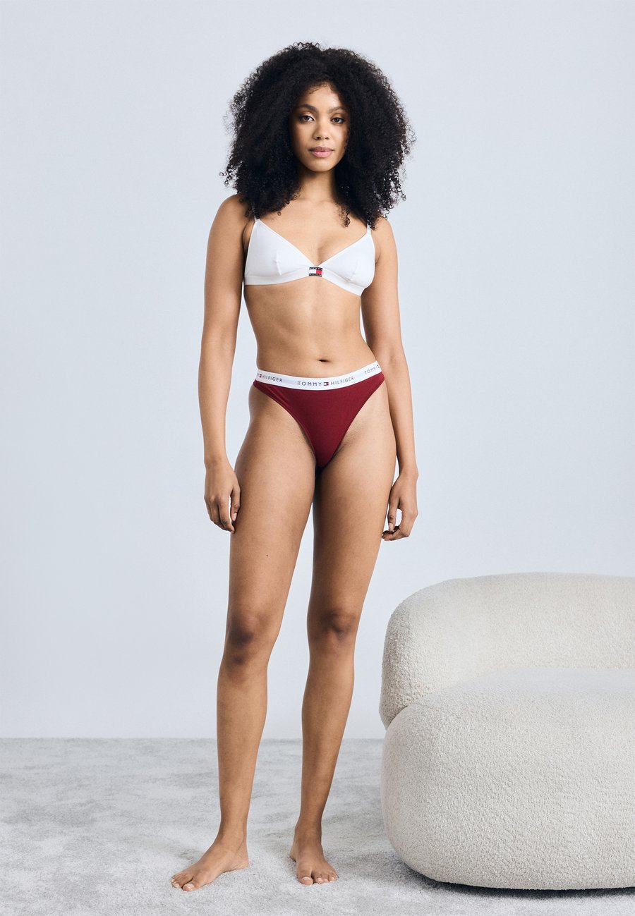 

Трусы Tommy Hilfiger PACKS GIFT THONG 3 PACK, Rouge/Fairisle/Ivory/Multi-Coloured