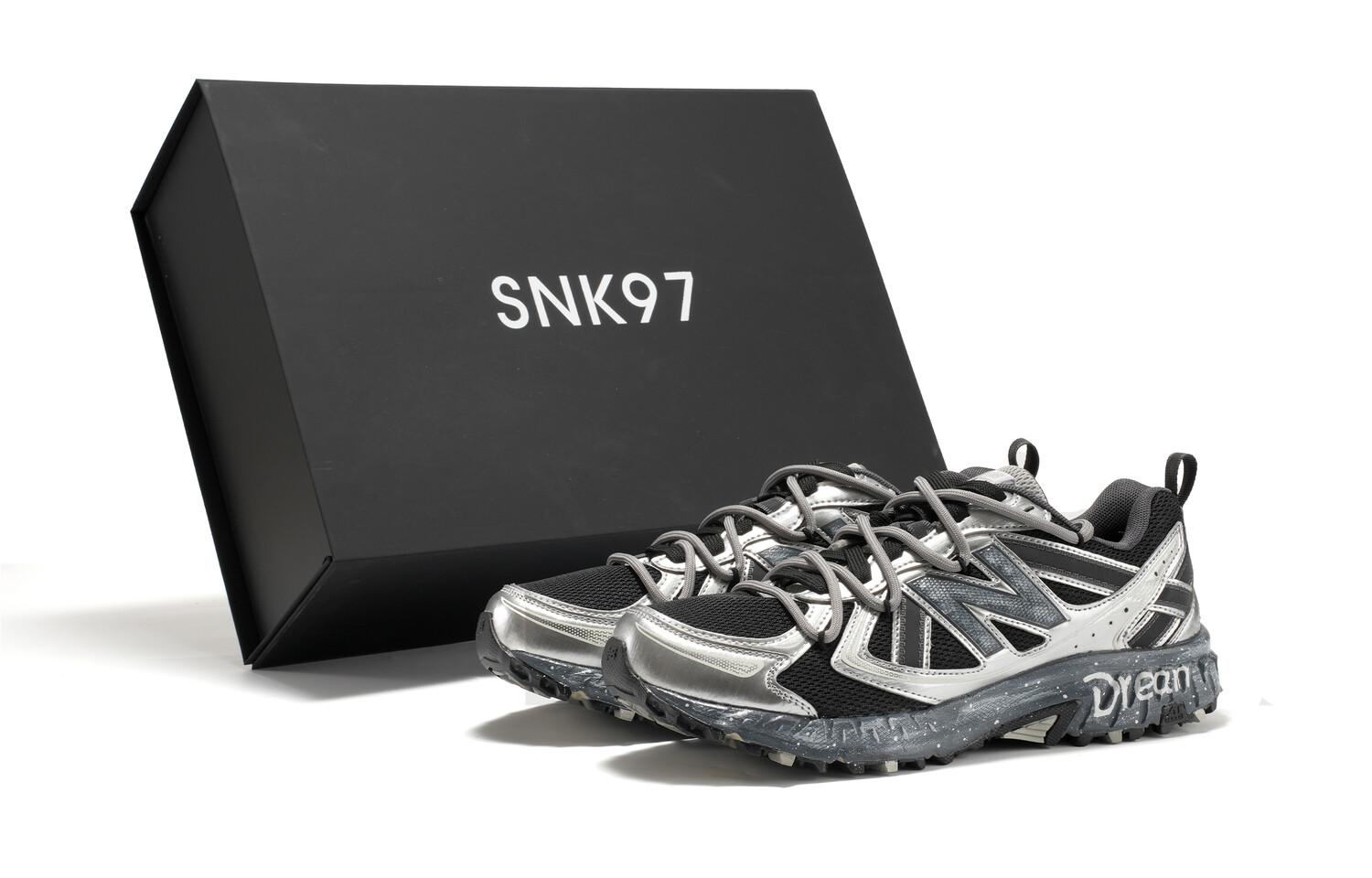 

Кроссовки NB 410 унисекс с низким верхом, черный/серебряный New Balance