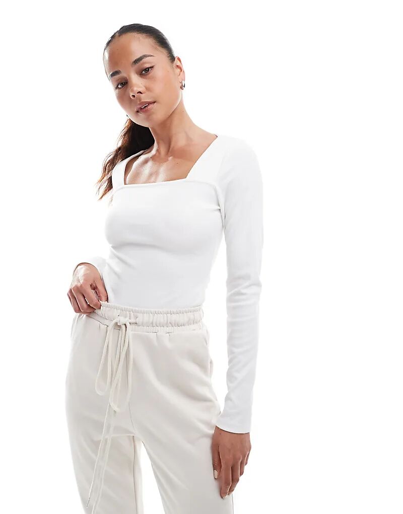 

Топ Agon Squareneck цвета «кремовый»