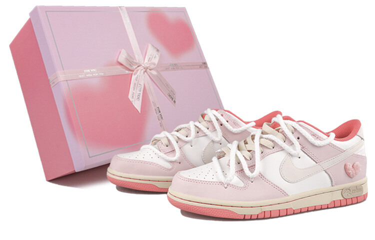 

Кроссовки Nike Dunk Skateboard Shoes Women's Low-Top White, розовый