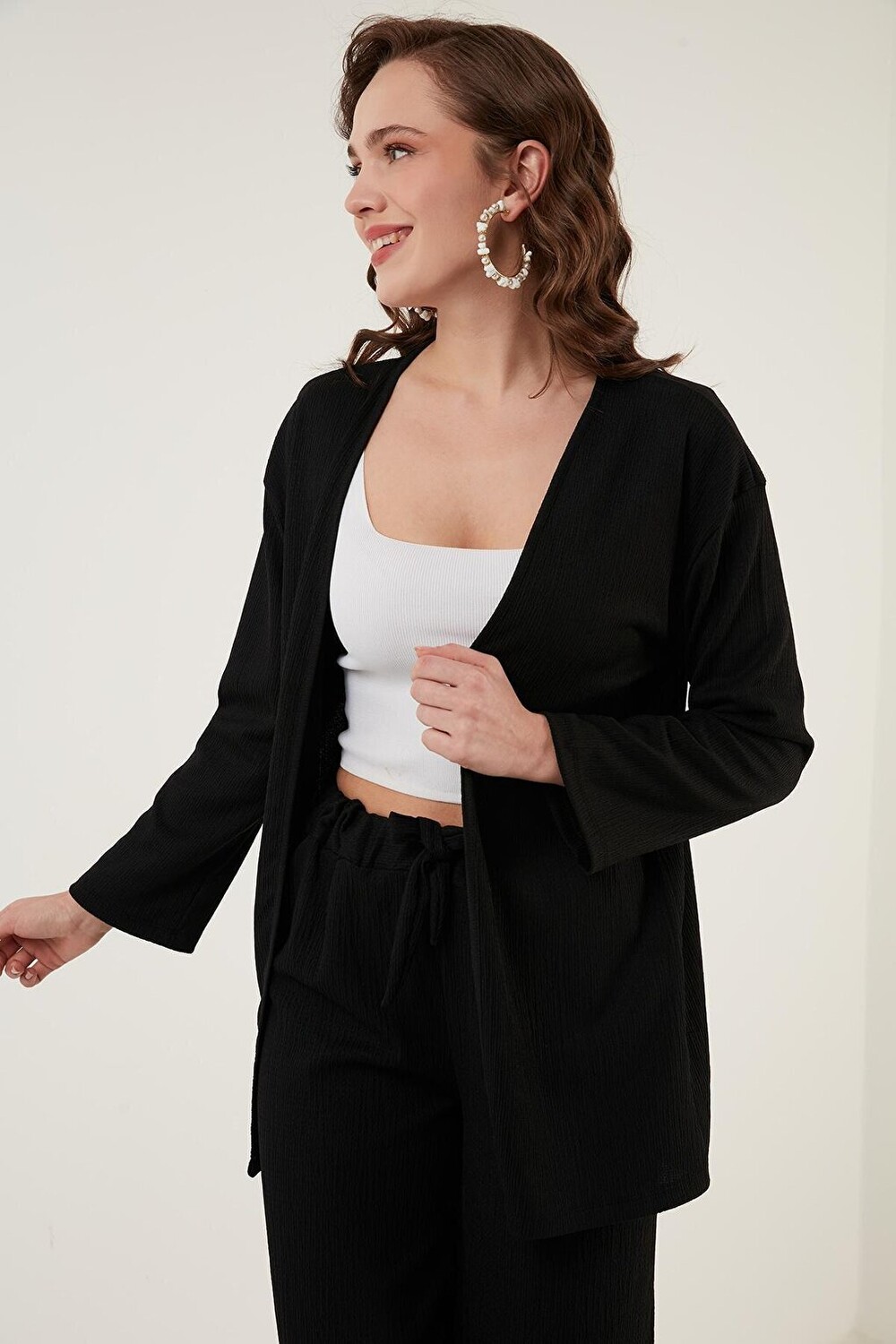 

Кардиган удобного кроя из жатой ткани 5864982 Lela, черный