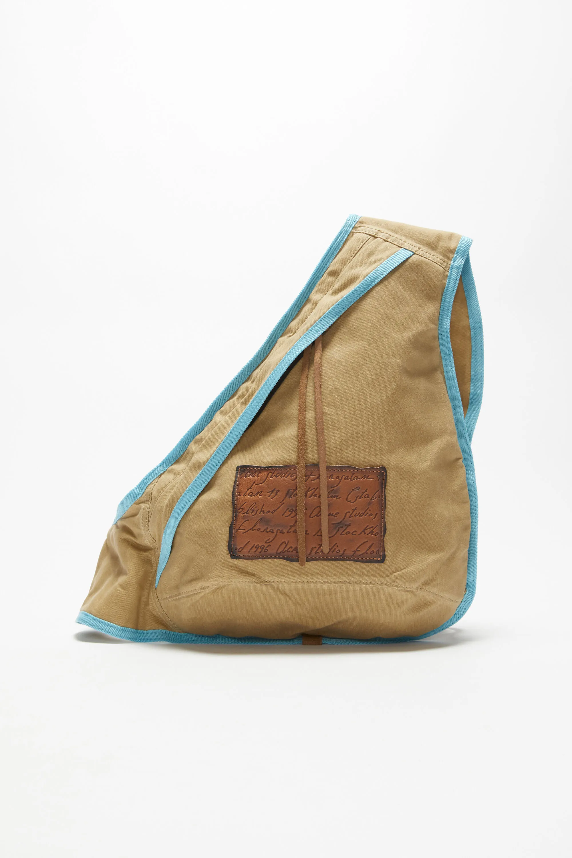

Рюкзак-слинг Acne Studios, Beige/blue