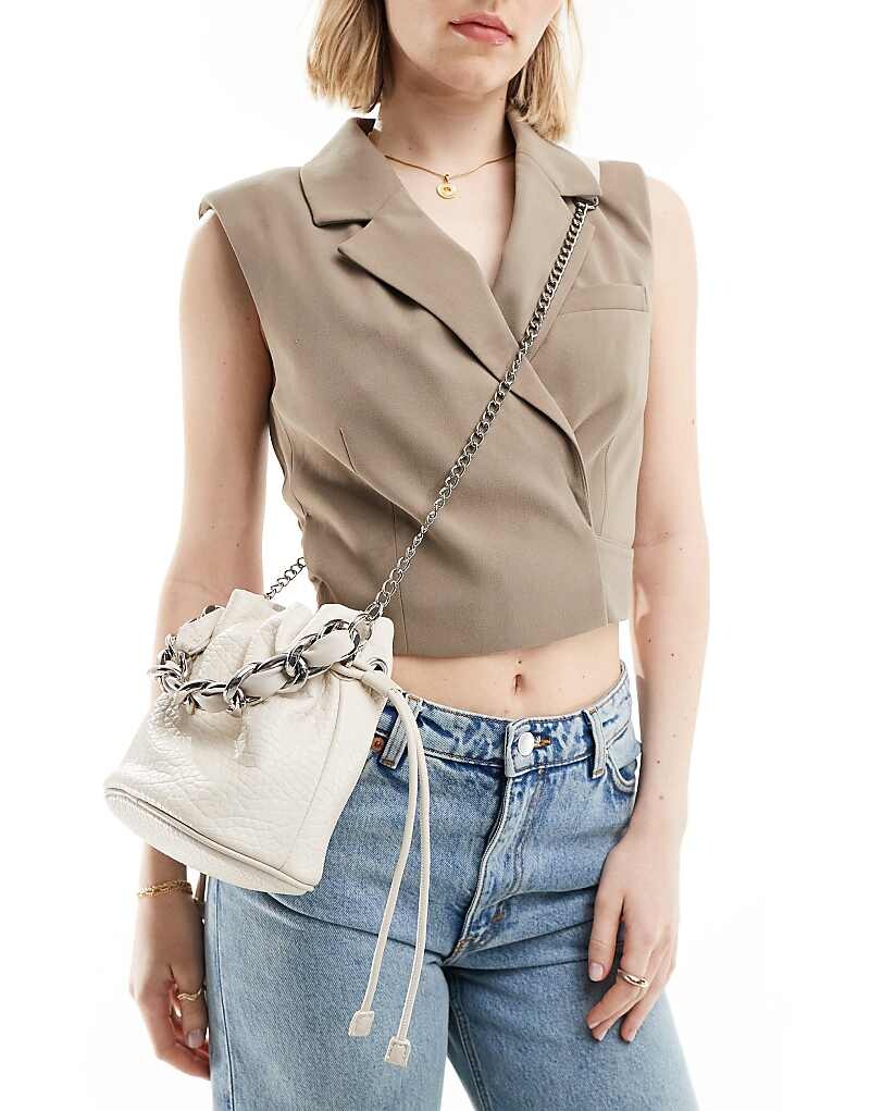 

ASOS DESIGN – Кремовый кубик Сумочка со съемным ремешком через плечо