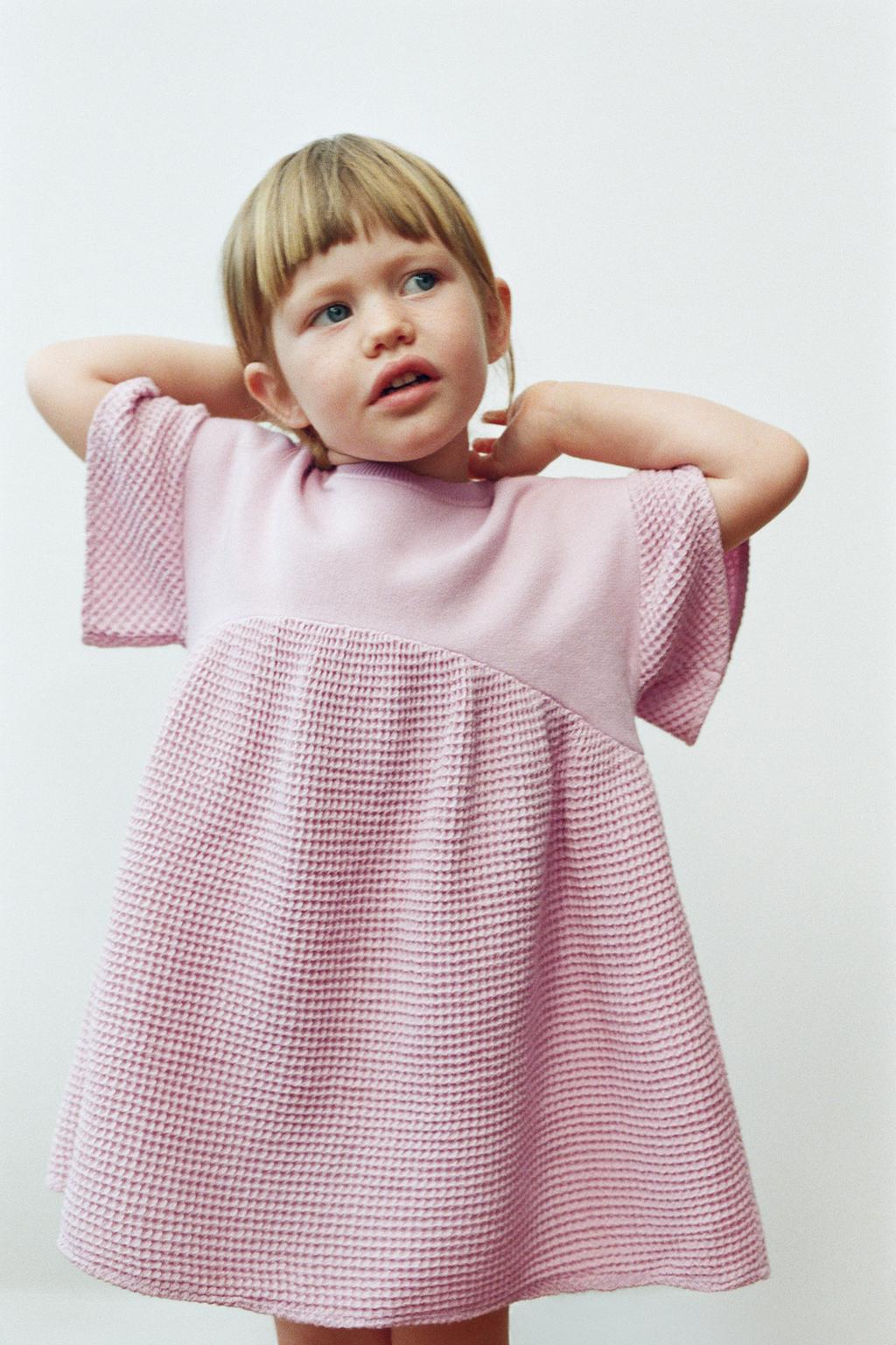 

Платье с вафельной текстурой ZARA, цвет Pink/Mauve