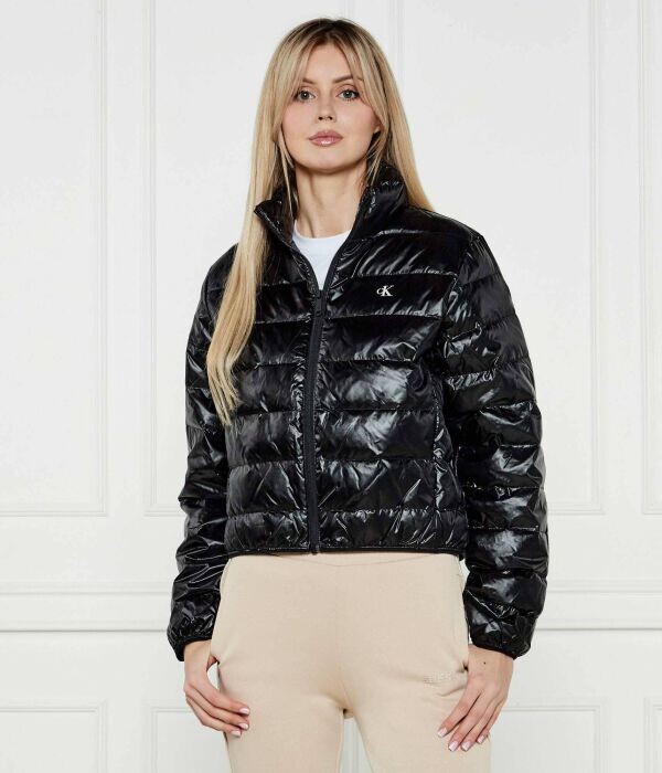 

Пуховик женский Calvin Klein Jeans короткий стеганый, черный