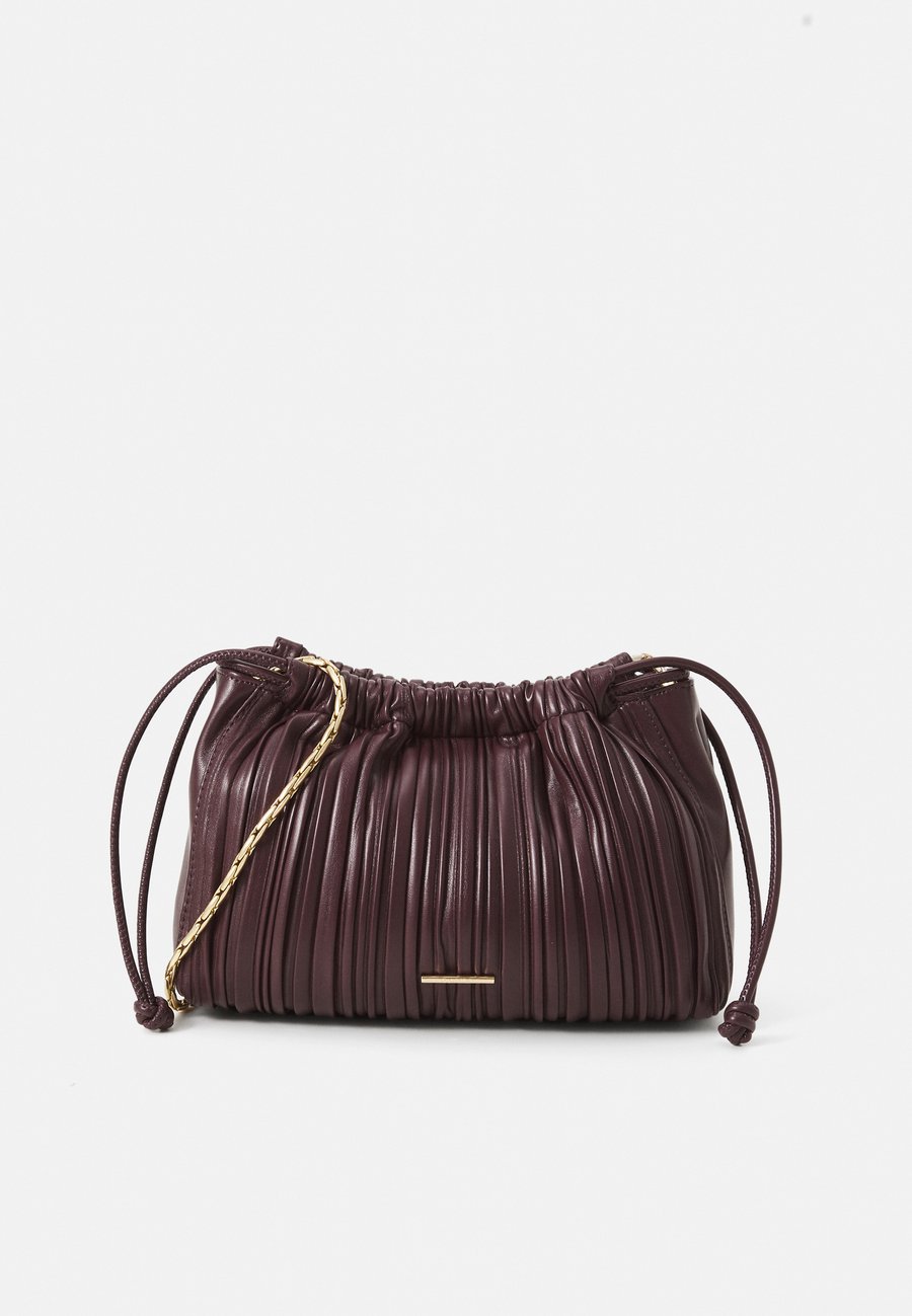 

Сумка кросс-боди Calvin Klein Jeans DRAWSTRING PLISSE CROSSBODY, Fudge/Dark Brown