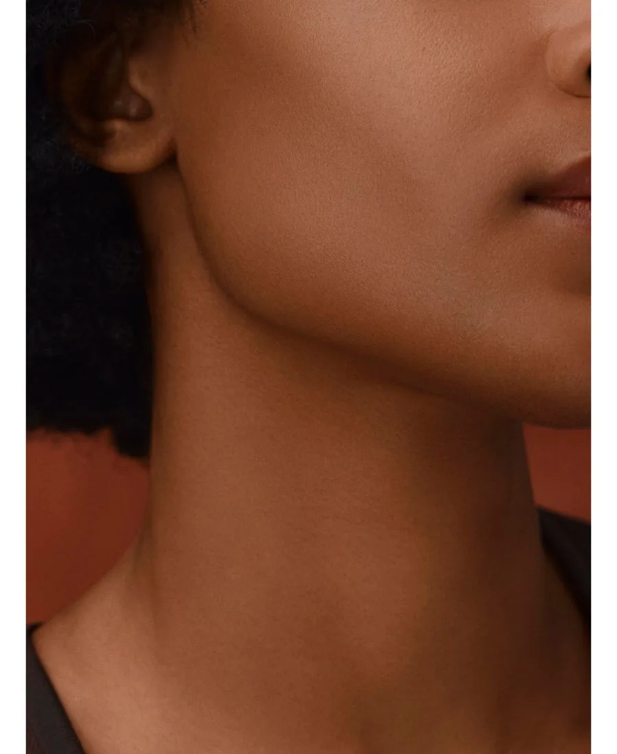 Тональная основа Plein Air, Luminous Matte Skincare Foundation, 1,11 унции HERMÈS, 67n caramel is a neutral deep бежевый — фото 3
