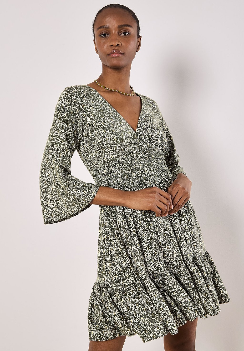 

Повседневное платье METALLIC DOBBY PAISLEY Apricot, хаки