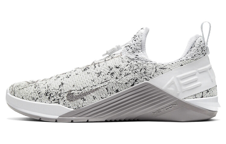 

Кроссовки Nike React Metcon для женщин