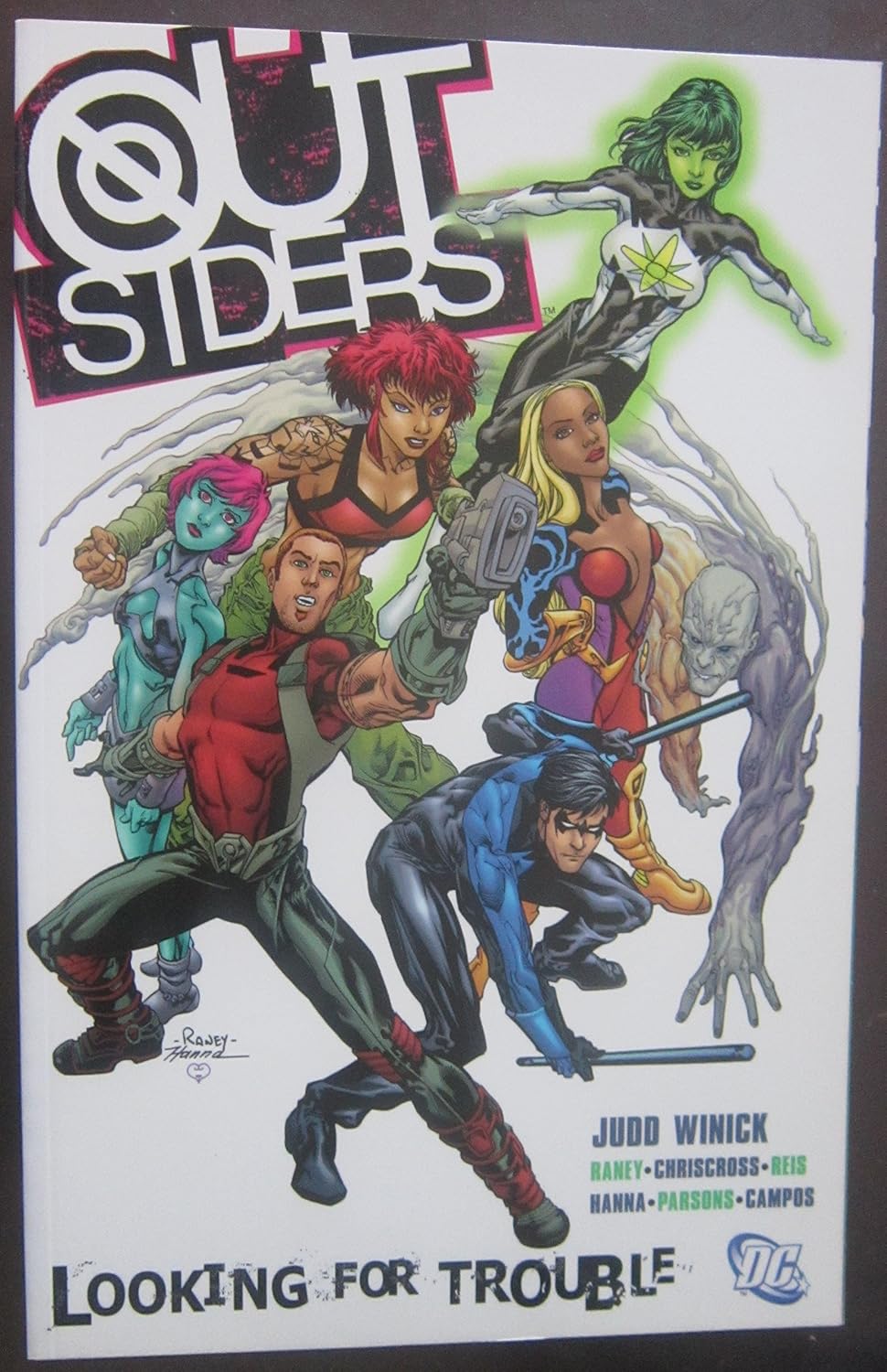 

Outsiders VOL 01: Looking for Trouble (DC Comics)