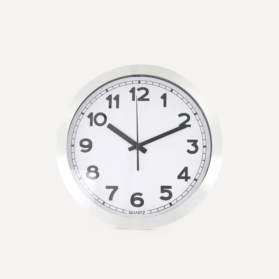 

Серебряные настенные часы на белом фоне Прага El Corte Inglés, белый