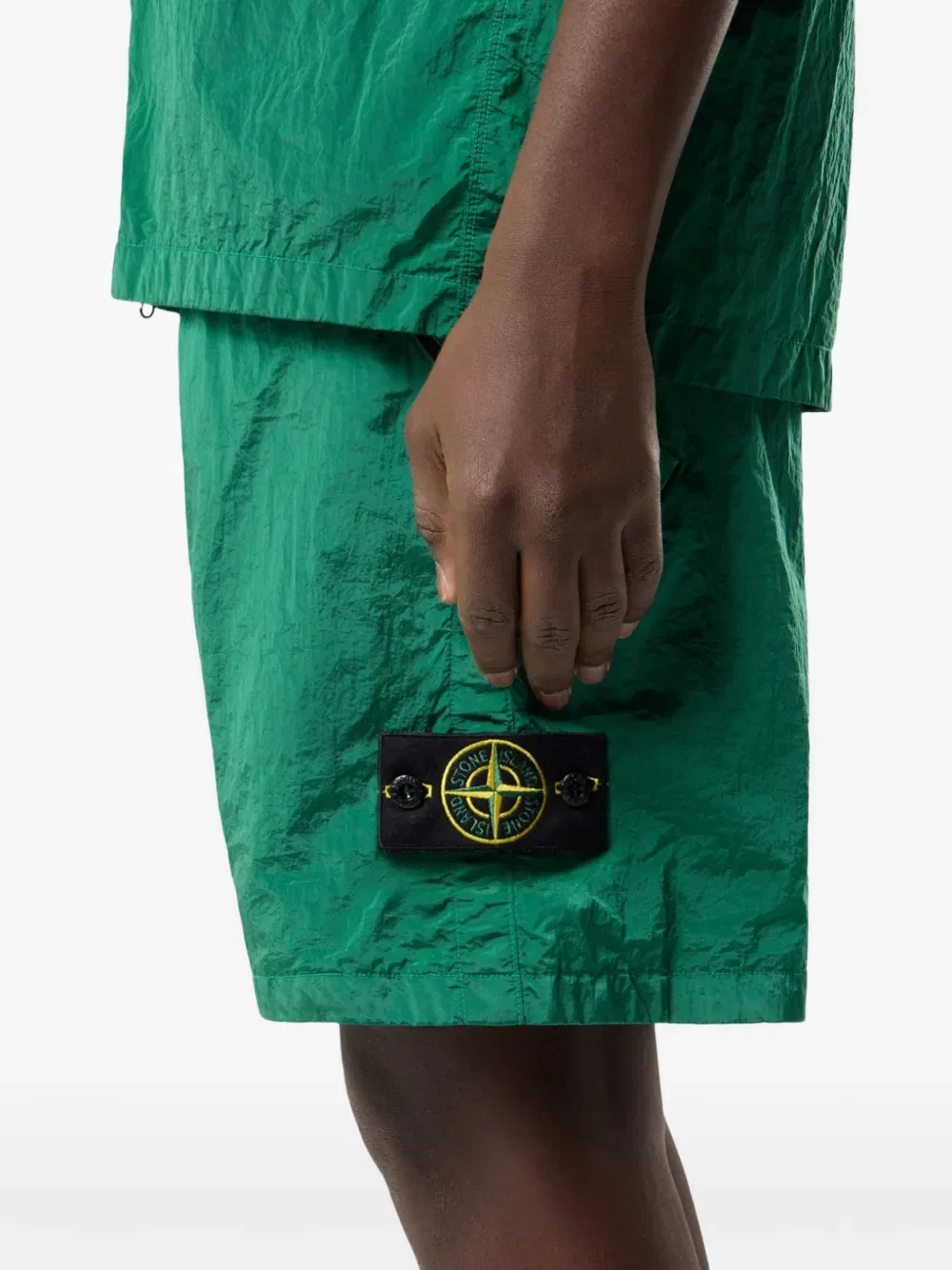 Шорты с нашивкой логотипа Stone Island, зеленый — фото 3