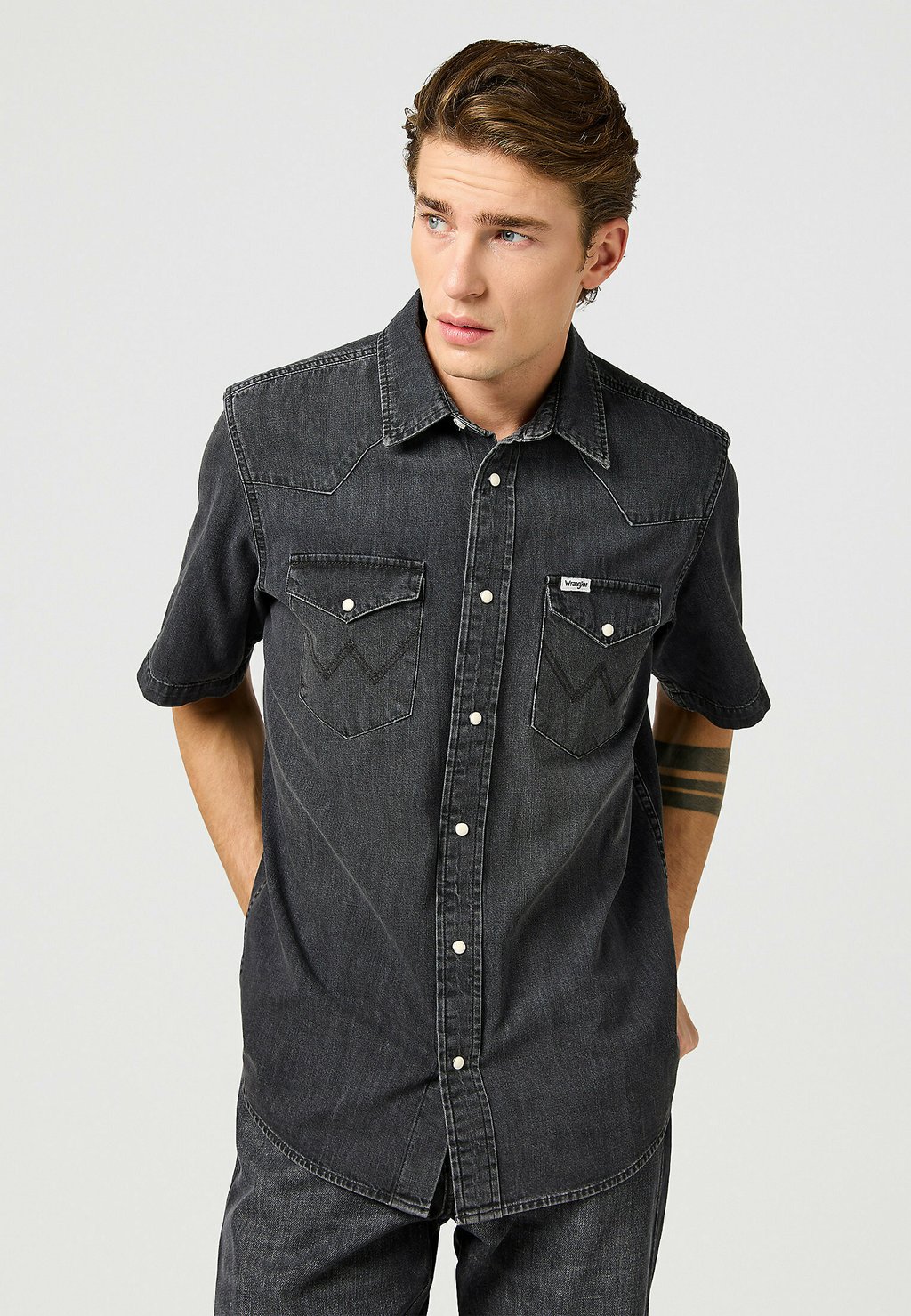 

Рубашка SHORTSLEEVE WESTERN Wrangler, черный