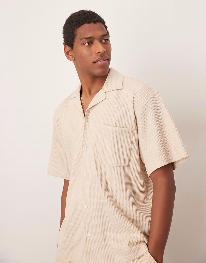 

Рубашка Homme co-ord revere с вафельным воротником кремового цвета Selected Homme