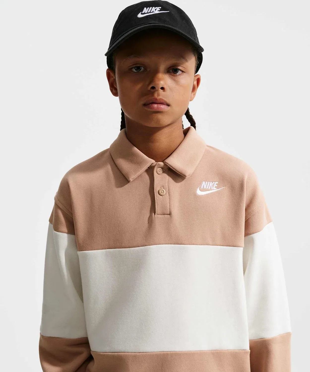 Регбийная рубашка Nike Sportswear Club для детей, из французского трикотажа, коричневая — фото 3