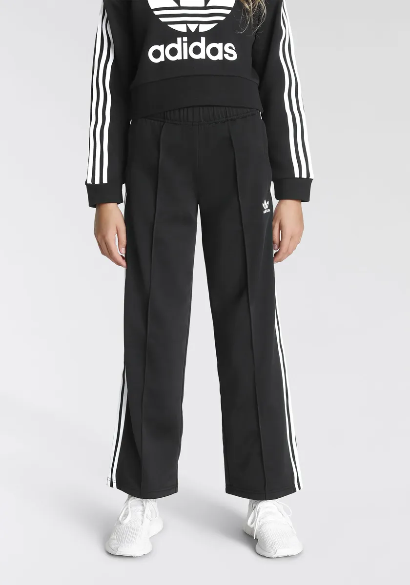 

Спортивные брюки Adidas Originals "ADICOLOR WIDE PANTS" (1 шт.), черный