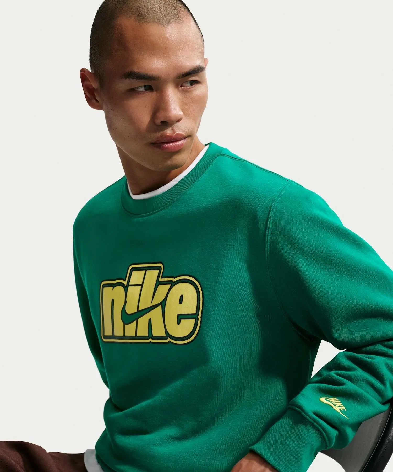 Мужская толстовка Nike Sportswear Club из французской махровой ткани с круглым вырезом IF0698-365 цвета малахита