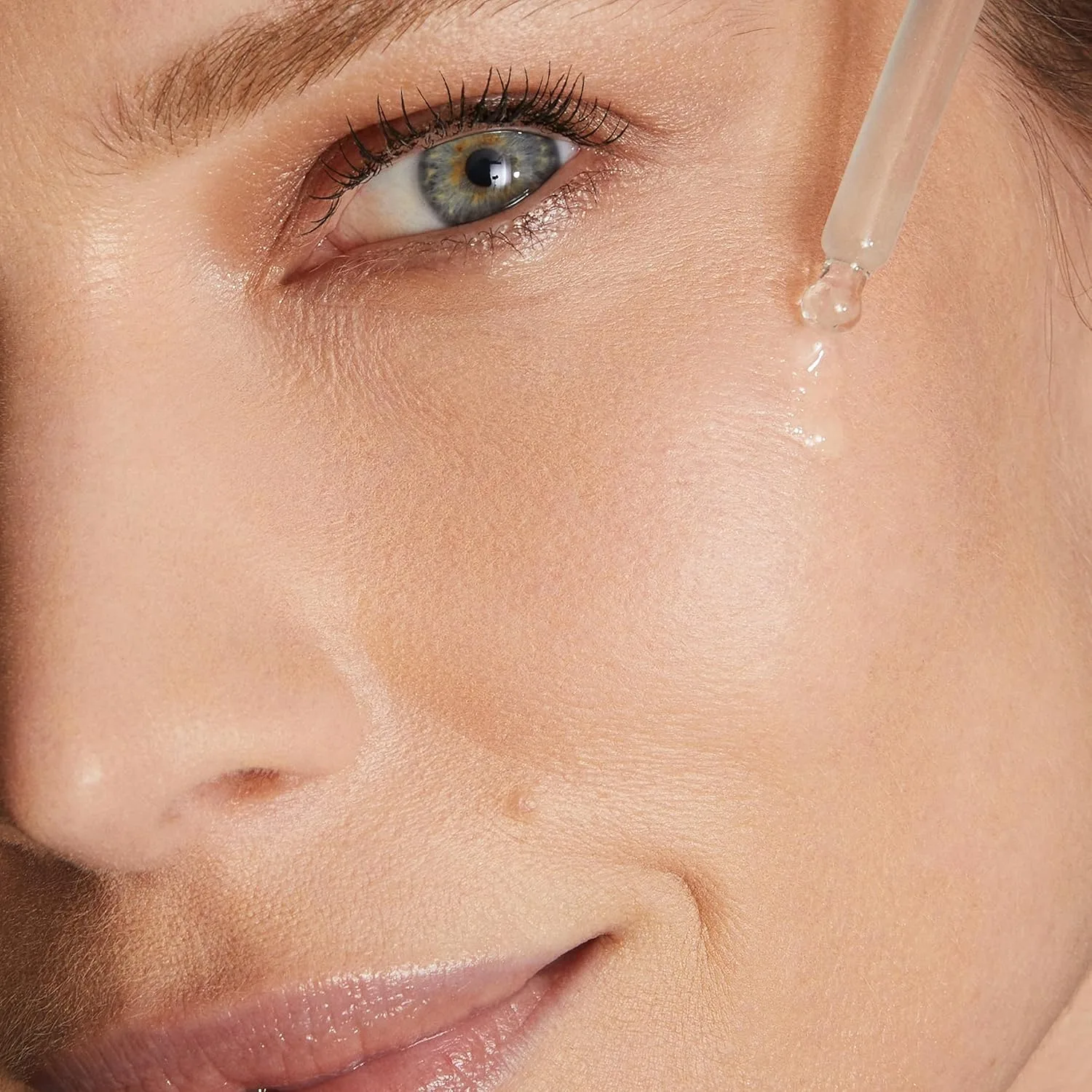 Сыворотка Kiko Milano — Bright Lift Intensive Night Serum | Для борьбы с морщинами и с регенерирующим эффектом — фото 4