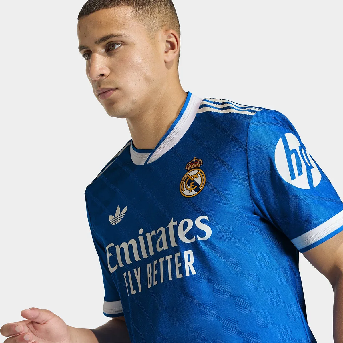Мужская футболка третьей формы Real Madrid 2025-2026, оригинальная adidas, синий — фото 3