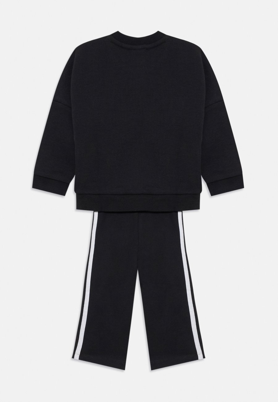 Толстовка Adidas Originals LOOSE CREW UNISEX SET, Black — фото 2