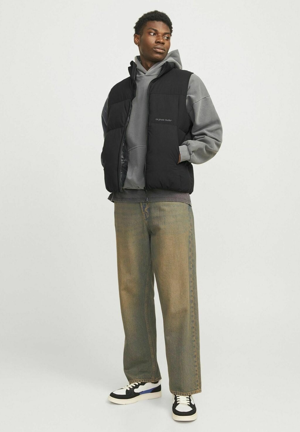 

Жилет Jack & Jones, черный