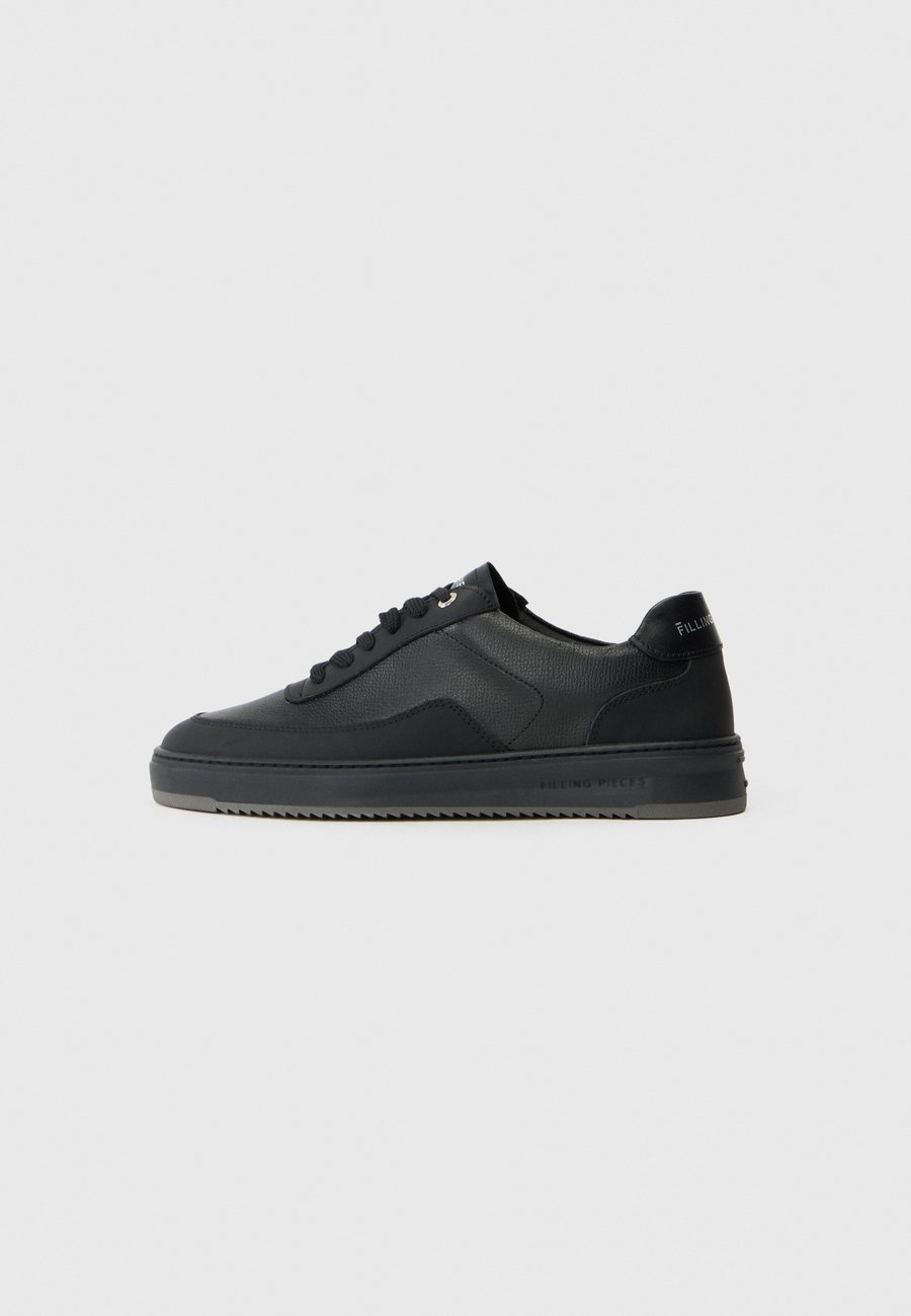

Кроссовки Filling Pieces MONDO CRUMBS, All Black/Black