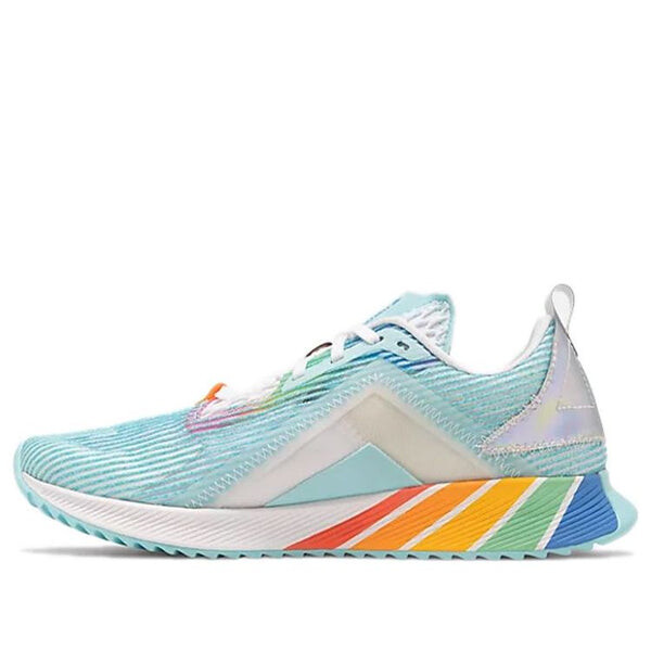 

Кроссовки эхо топливных элементов New Balance, белый