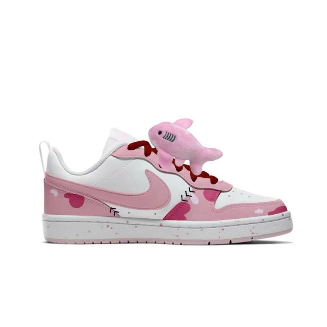 Court Borough Multicolor Shark Low top детские скейтбордические кроссовки для подростков Nike, розовый — фото 3