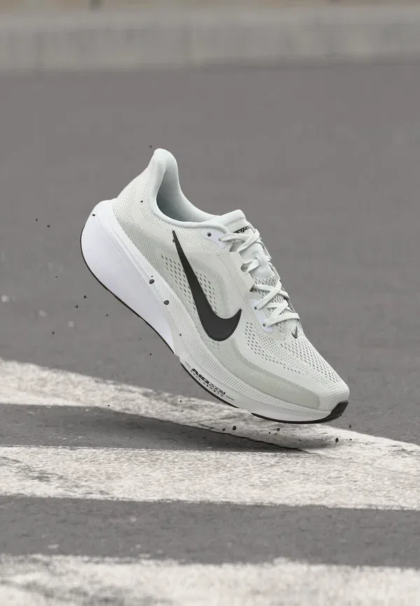 Кроссовки для бега по шоссе Nike Performance Pegasus 42, белый/черный/фотонная пыль