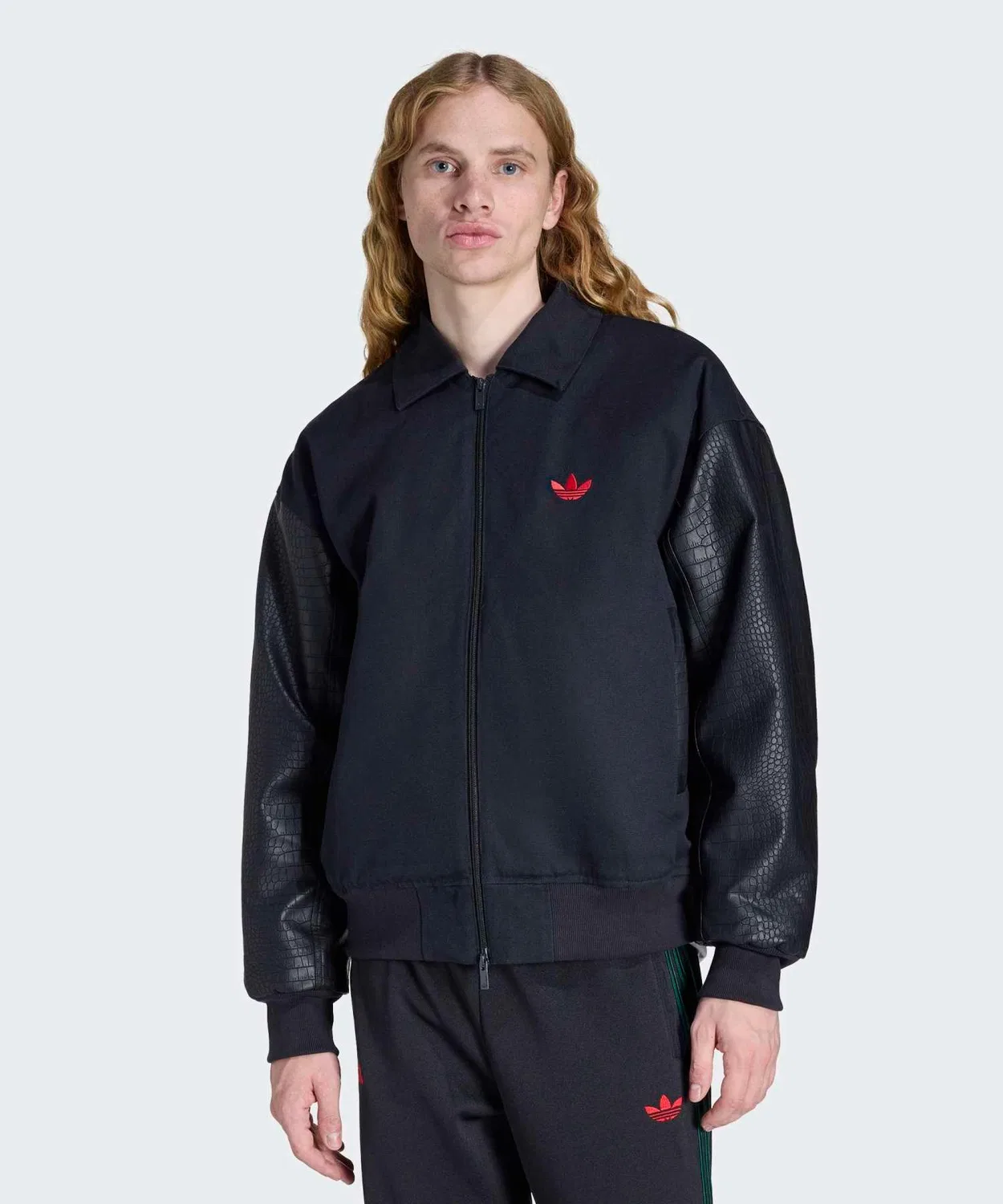 Куртка-бомбер свободного кроя adidas Originals, черный
