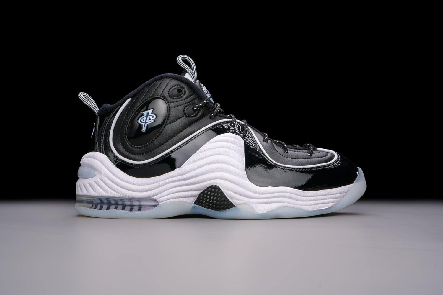 Кроссовки Nike Air Penny 2 - Black / Multi Color / White / Football Grey, белый/черный — фото 2