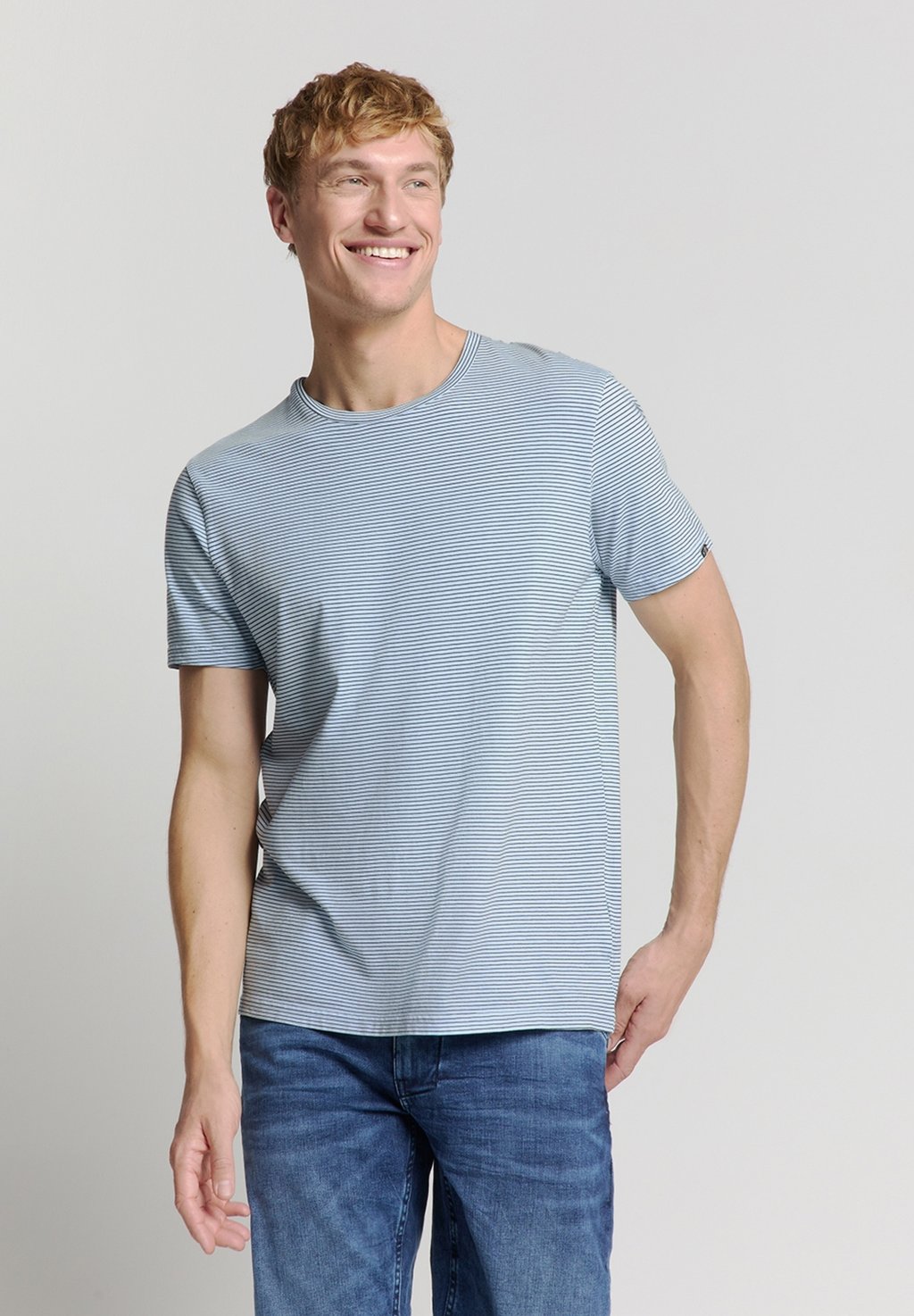

Футболка с принтом STRIPED CREWNECK NO EXCESS, синий